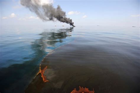 Deepwater Horizon öljyvuodon katastrofi, meritieteellinen tragedia ja energiapolitiikan muutoskohta 21. vuosisadan Yhdysvalloissa