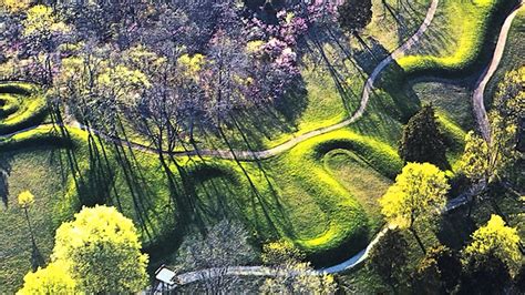  The Great Serpent Mound Construction: A Monumental Enigma in Ohio Valley Prehistory